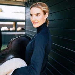 2022 Ariat Womens Venture Long Sleeve Base Layer 10041360 - Black -Ariat Shop 4748 202220Ariat20Womens20Venture20Long20Sleeve20Baselayer201004136020 20Black20Lifestyle.700x700