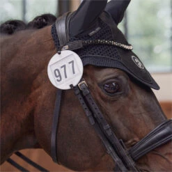 2023 Eskadron Highgloss Peacock Saddle Cloth & Round Bridle Number Holder Bundle PSNH23 - White 15 2023 Eskadron Highgloss Peacock Saddle Cloth & Round Bridle Number Holder Bundle PSNH23 - White -Ariat Shop 6323 6273 202320Eskadron20Highgloss20Peacock20Saddle20Cloth202147312054420 20White20Lifestyle205.2000x2000.700x700