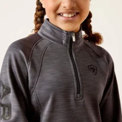 2023 Ariat Junior Tek Team 1/2 Zip Sweatshirt 10046608 - Ebony Grey -Ariat Shop 6593 202320Ariat20Junior20Tek20Team201220Zip20Sweatshirt201004660820 20Ebony20Grey20204.700x700